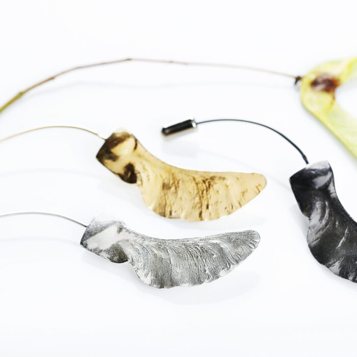 Vahtrania prossid kuldne, hõbedane ja must